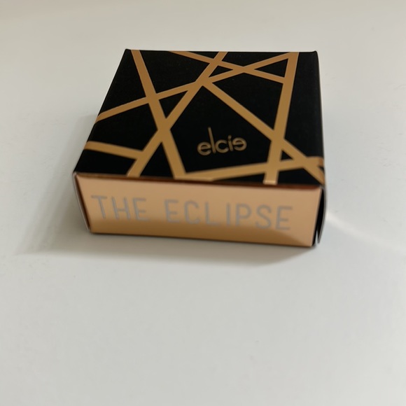 Elcie Cosmetics Luna Eclipse Highlighter, color is Luna - Picture 4 of 6